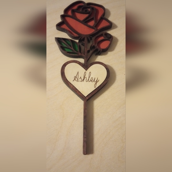 Personalizable engraved wooden rose - Follow instructions on ordering - Picture 3 of 4